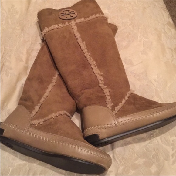 Tory Burch Shoes - ❤️Tory Burch❤️ Comfy Beautiful SOMEONE BUY 😂